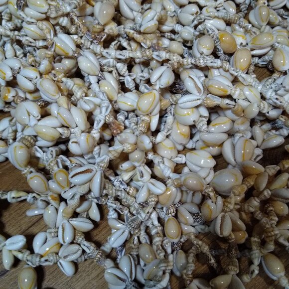 Lot Of Over 20 Shell Necklaces - Picture 5 of 9